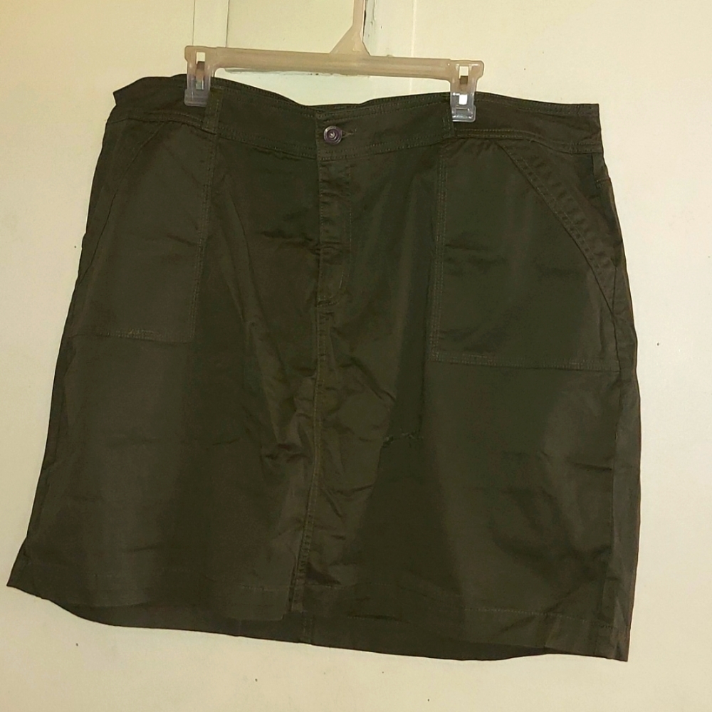 NWOT Plus Size 24W Cj Banks army green skorts Jean Skirt very stretchy distress